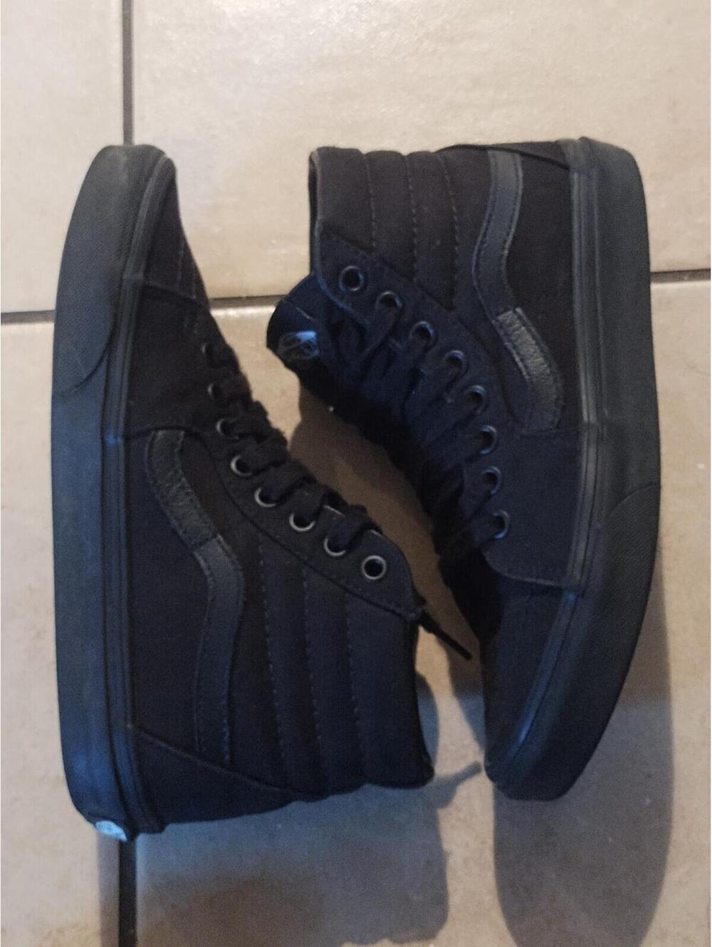 VANS Womens Sk8-Hi Sneaker Black Size 5.0 M 6.5W‎